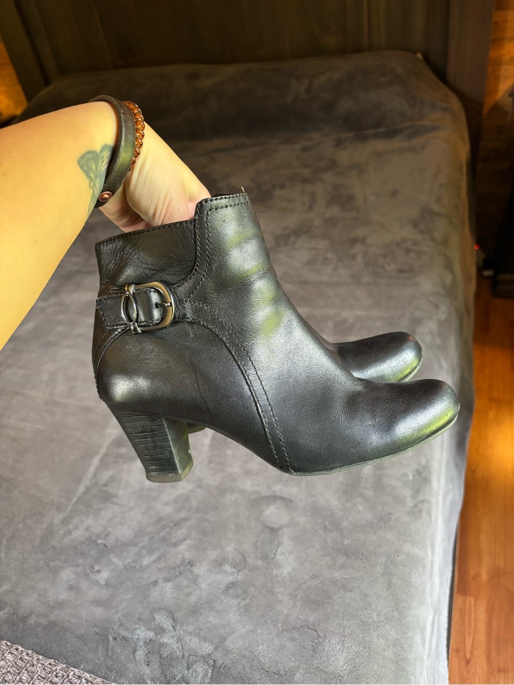 Clark’s Women’s Black Leather Heeled Bootie, Size 8 - Picture 4 of 7